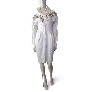 VTG 80's White Pencil Dress W/ Exaggerated Collar & Leather Rhinestone Appliqué
